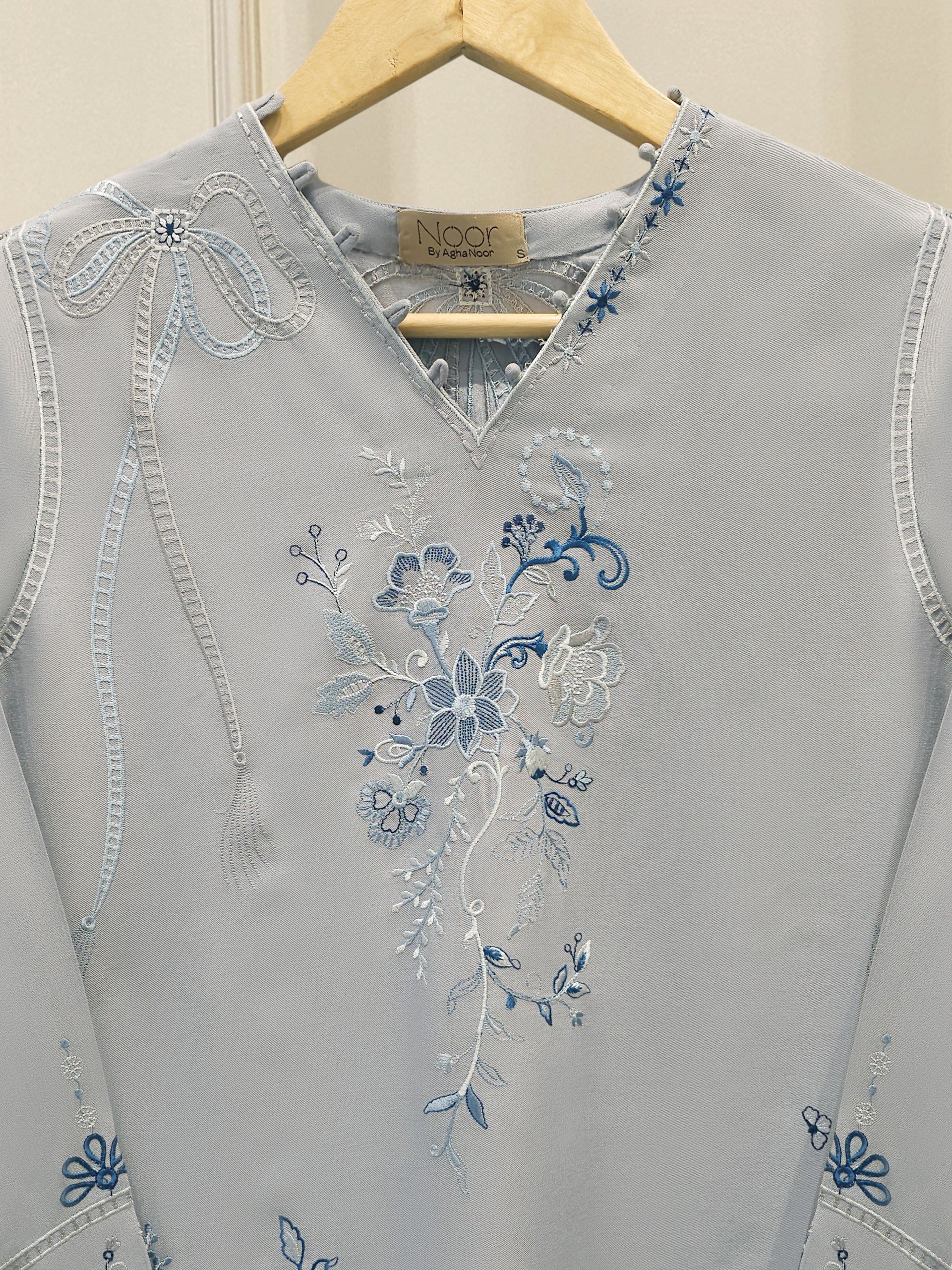 2 Piece - Embroidered Linen Suit WS00196 - Image 2