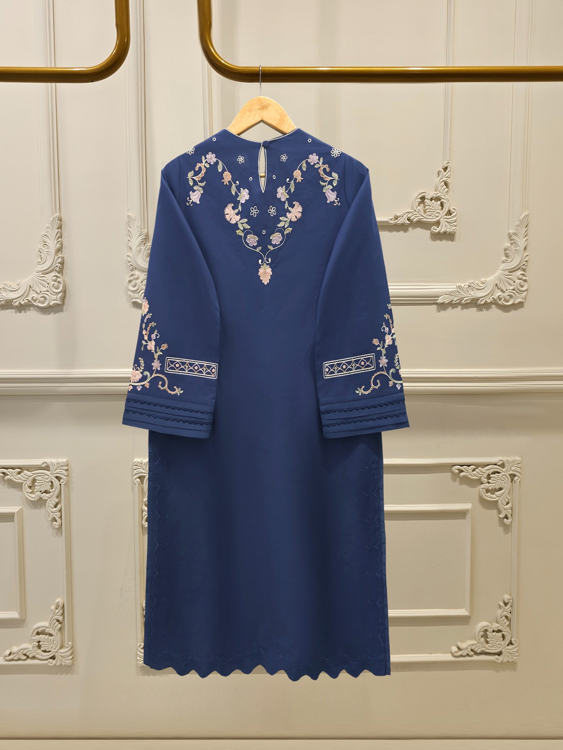 3 Piece - Embroidered Cambric Suit S112681 - Image 5