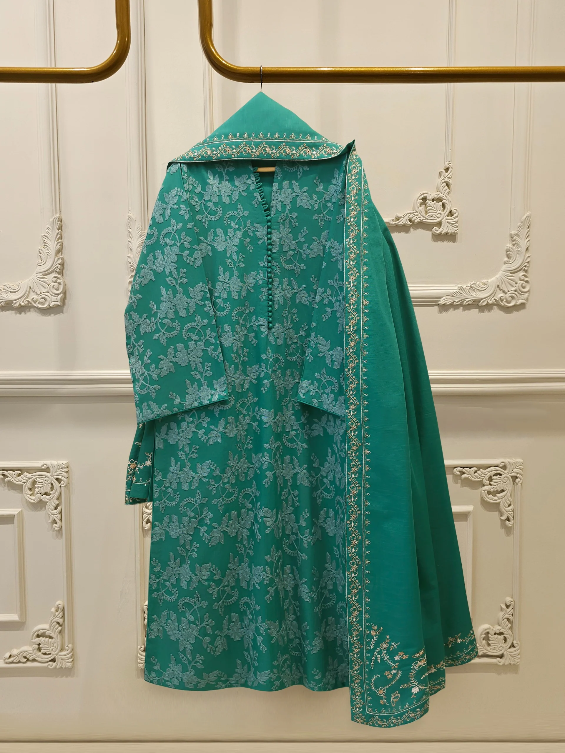 3 Piece - Embroidered Khaddar Suit S112583