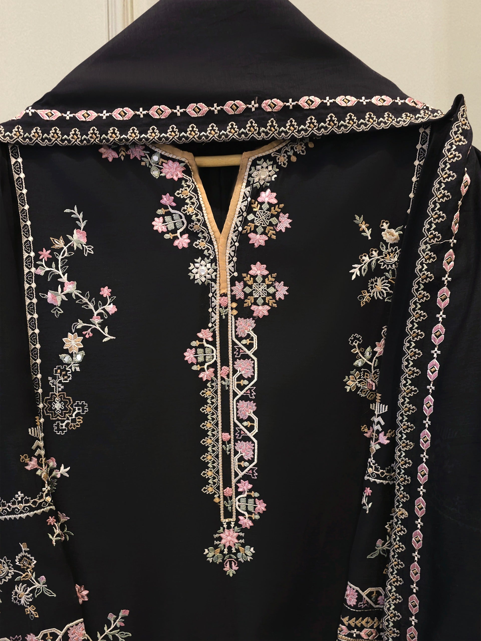 3 Piece - Embroidered Kora Cotton Suit  S113004 - Image 2