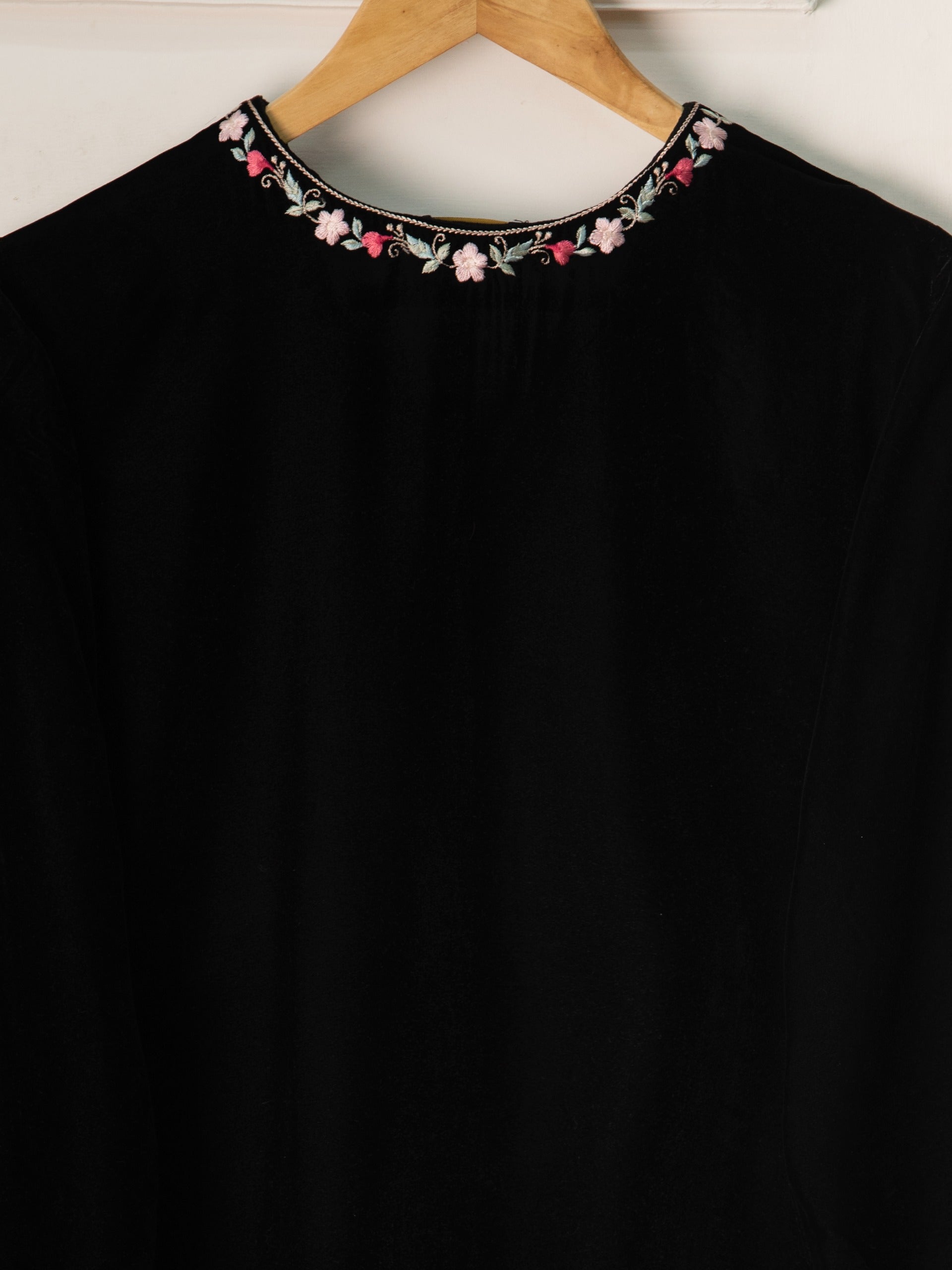 3 Piece- Embroidered Velvet Suit S110927 - Image 7