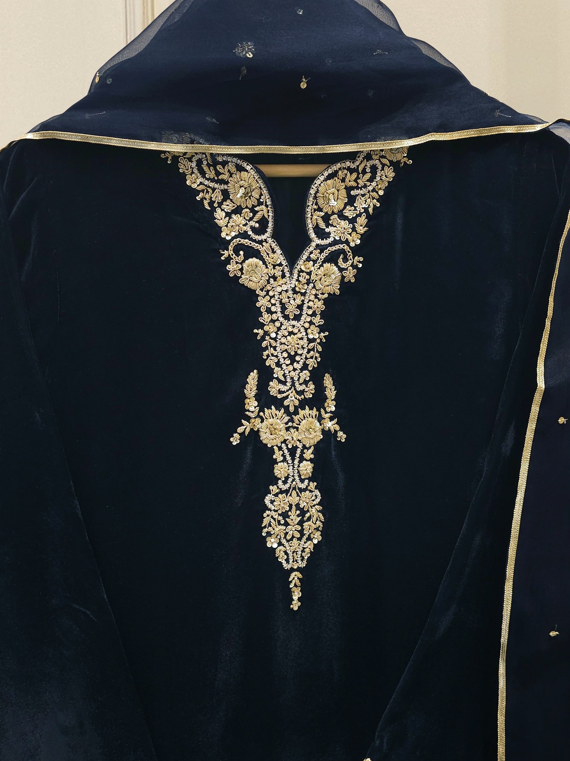 3 Piece - Embroidered Velvet Suit S1125684 - Image 2