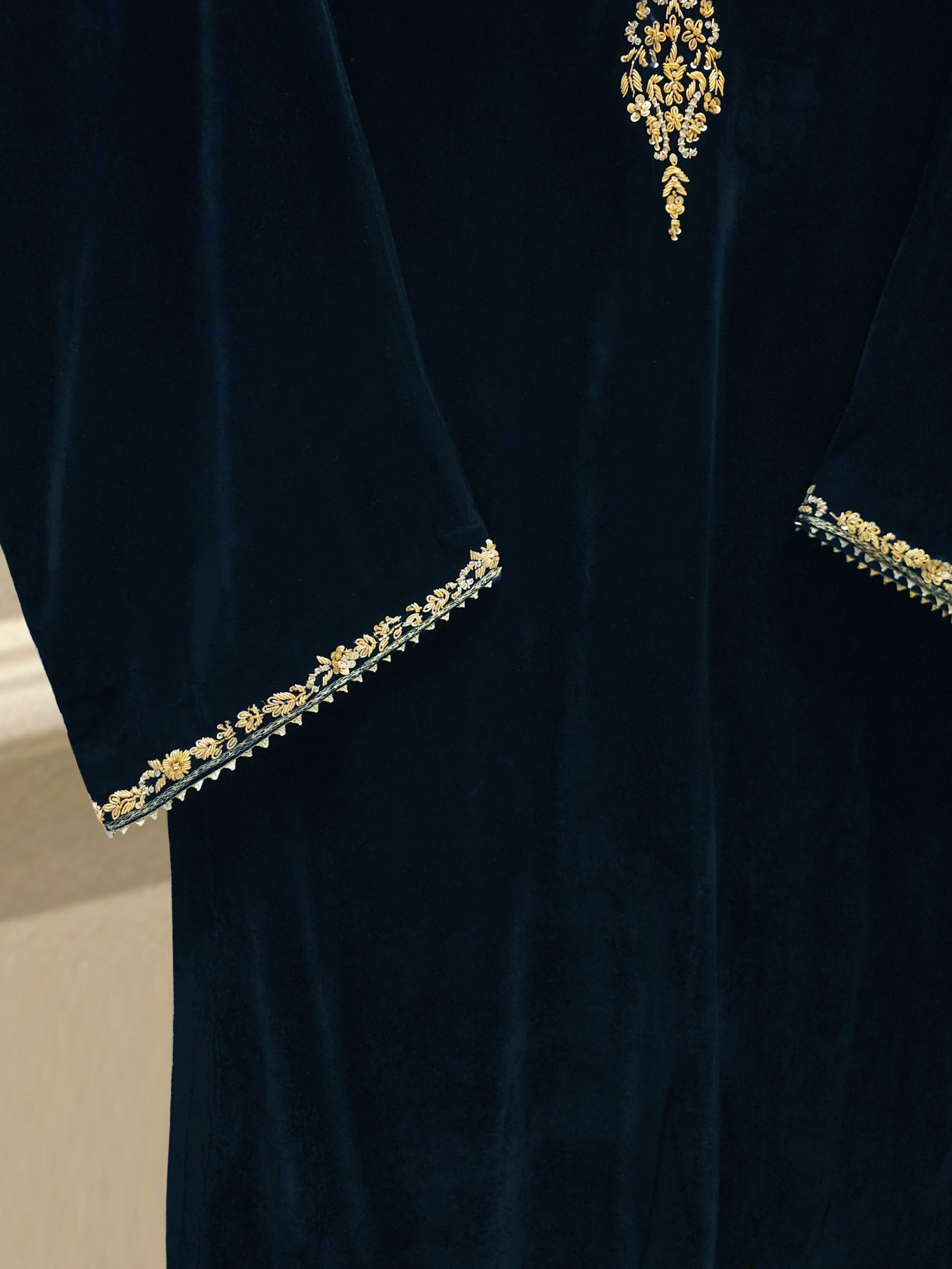 3 Piece - Embroidered Velvet Suit S1125684 - Image 3