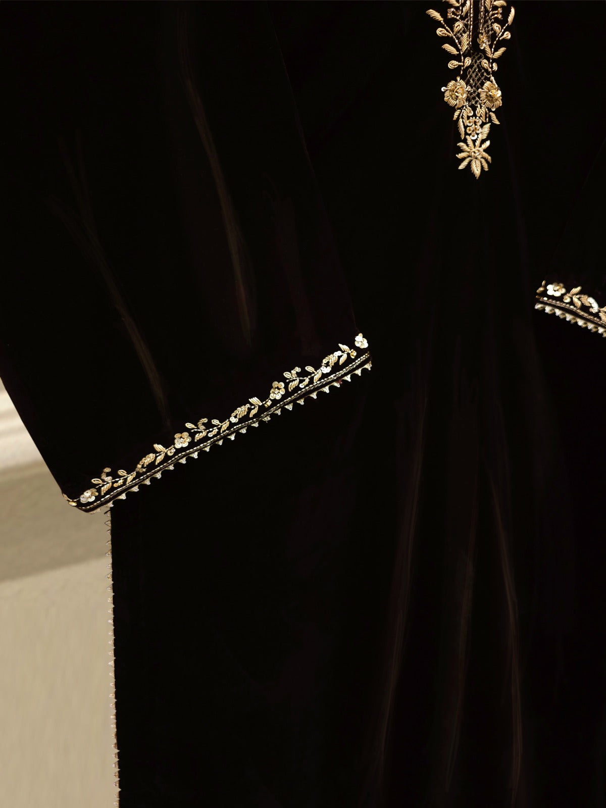 3 Piece - Embroidered Velvet Suit S112733 - Image 3
