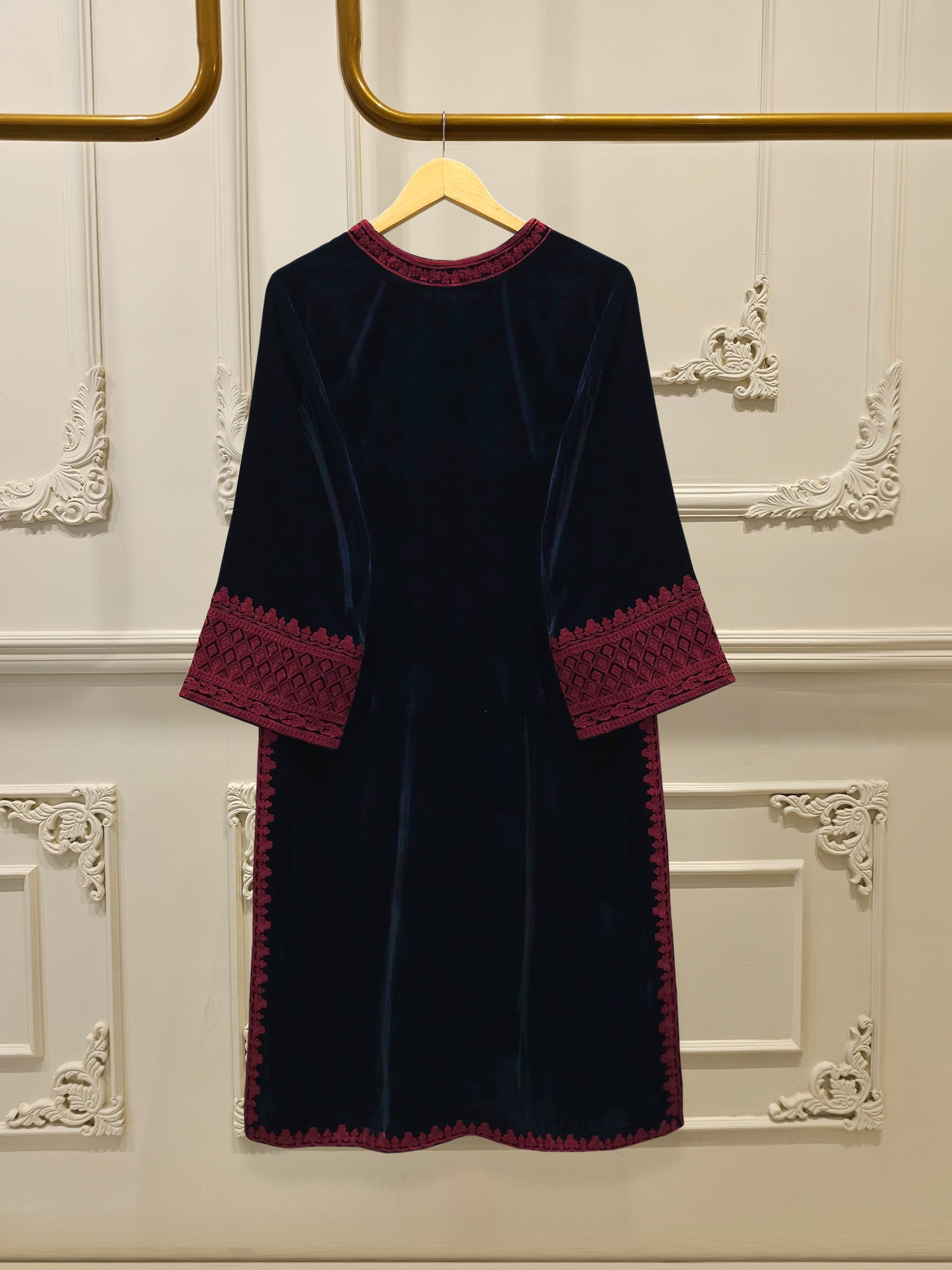 2 Piece - Embroidered Velvet Suit S112861 - Image 3