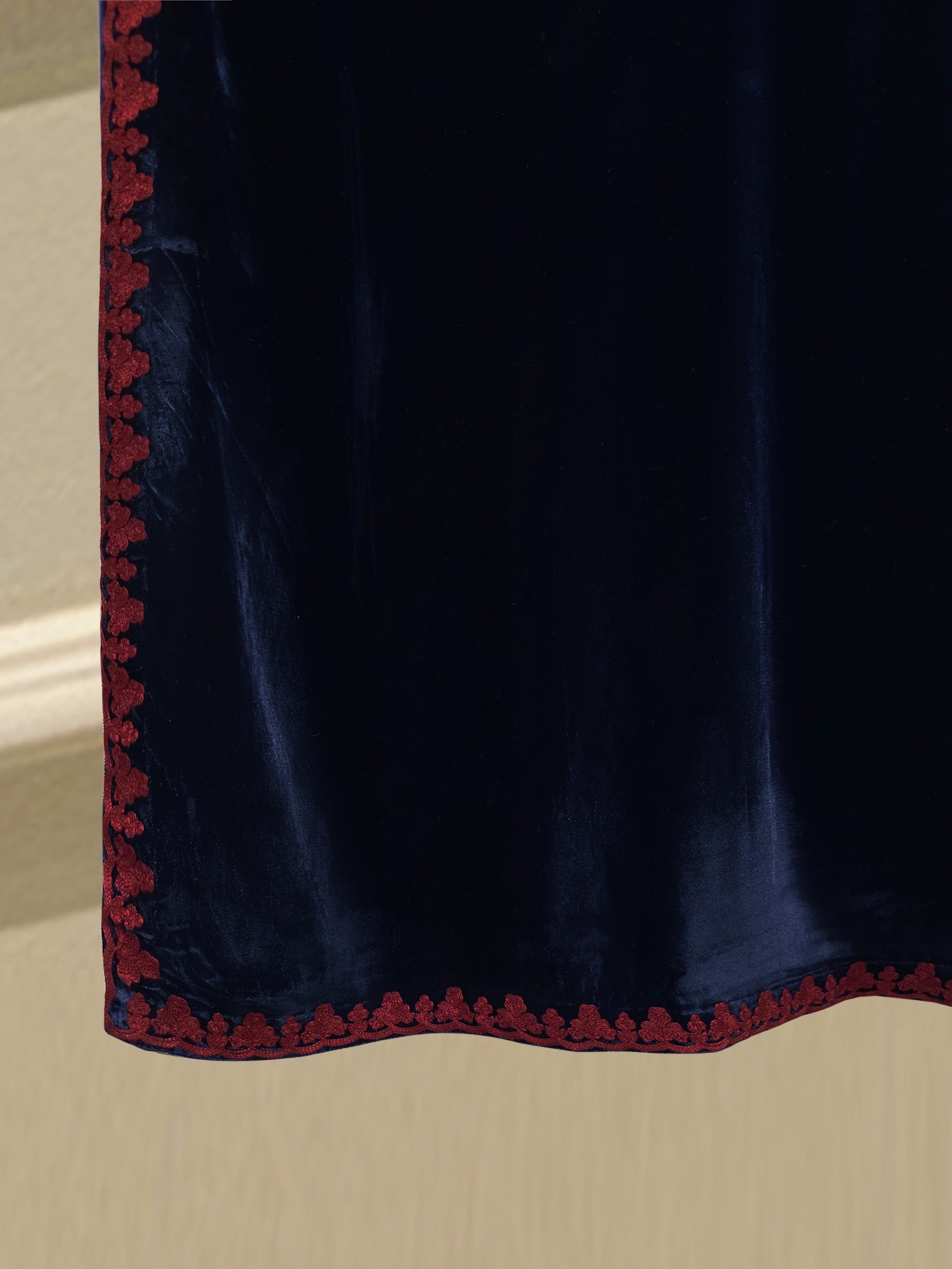 2 Piece - Embroidered Velvet Suit S112861 - Image 4