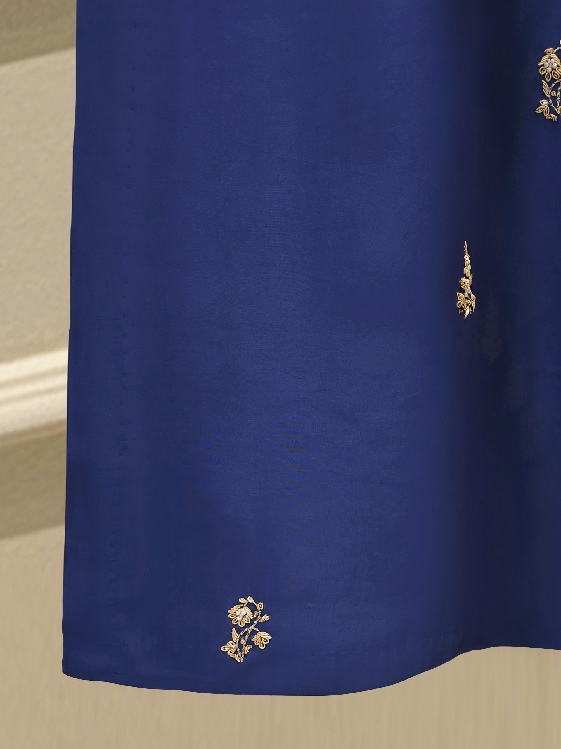 3 Piece-  Pure Embroidered Sheesha Silk Suit S112418 - Image 4