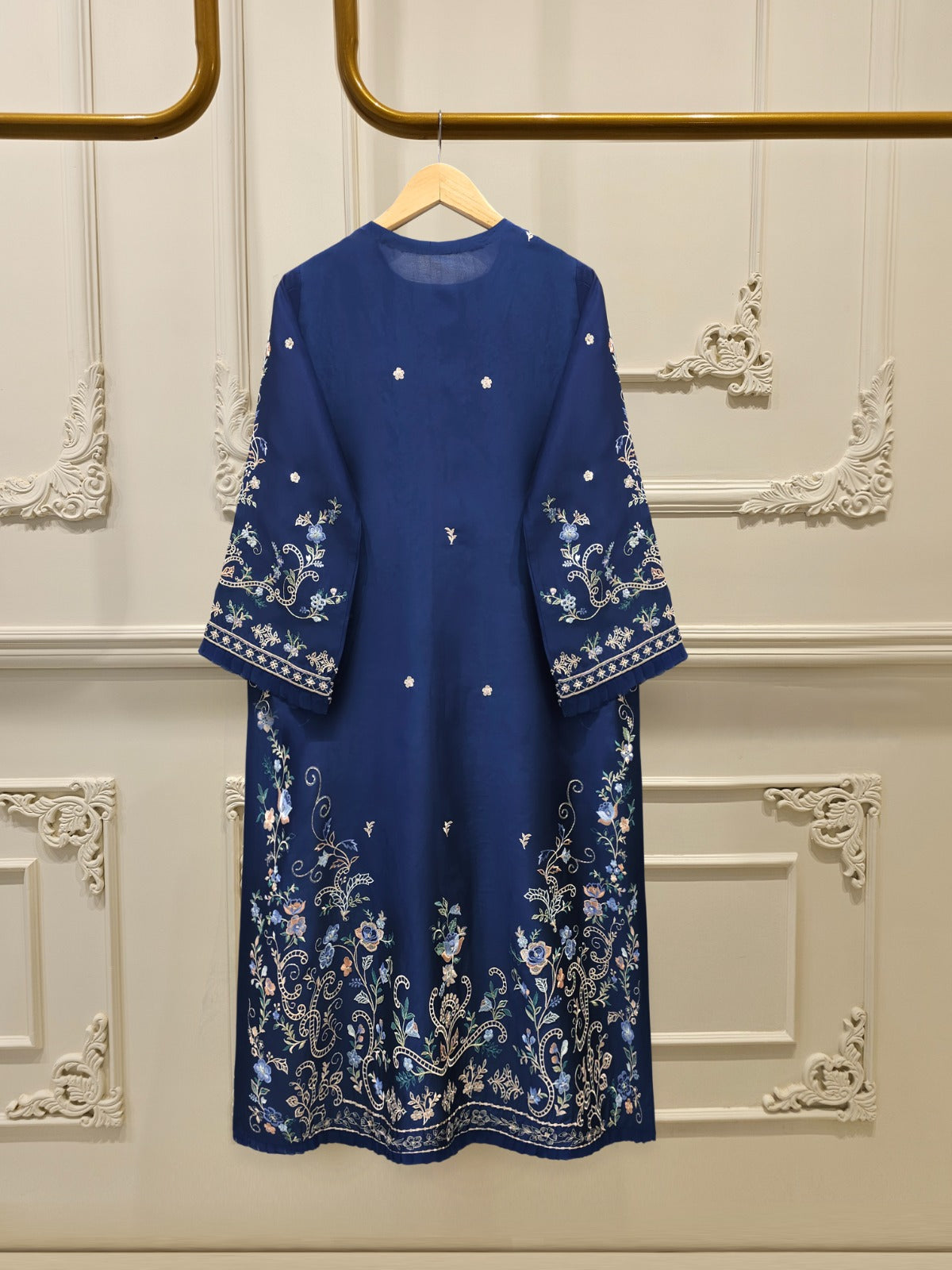 3 Piece-  Pure Embroidered Sheesha Silk Suit S112524 - Image 5