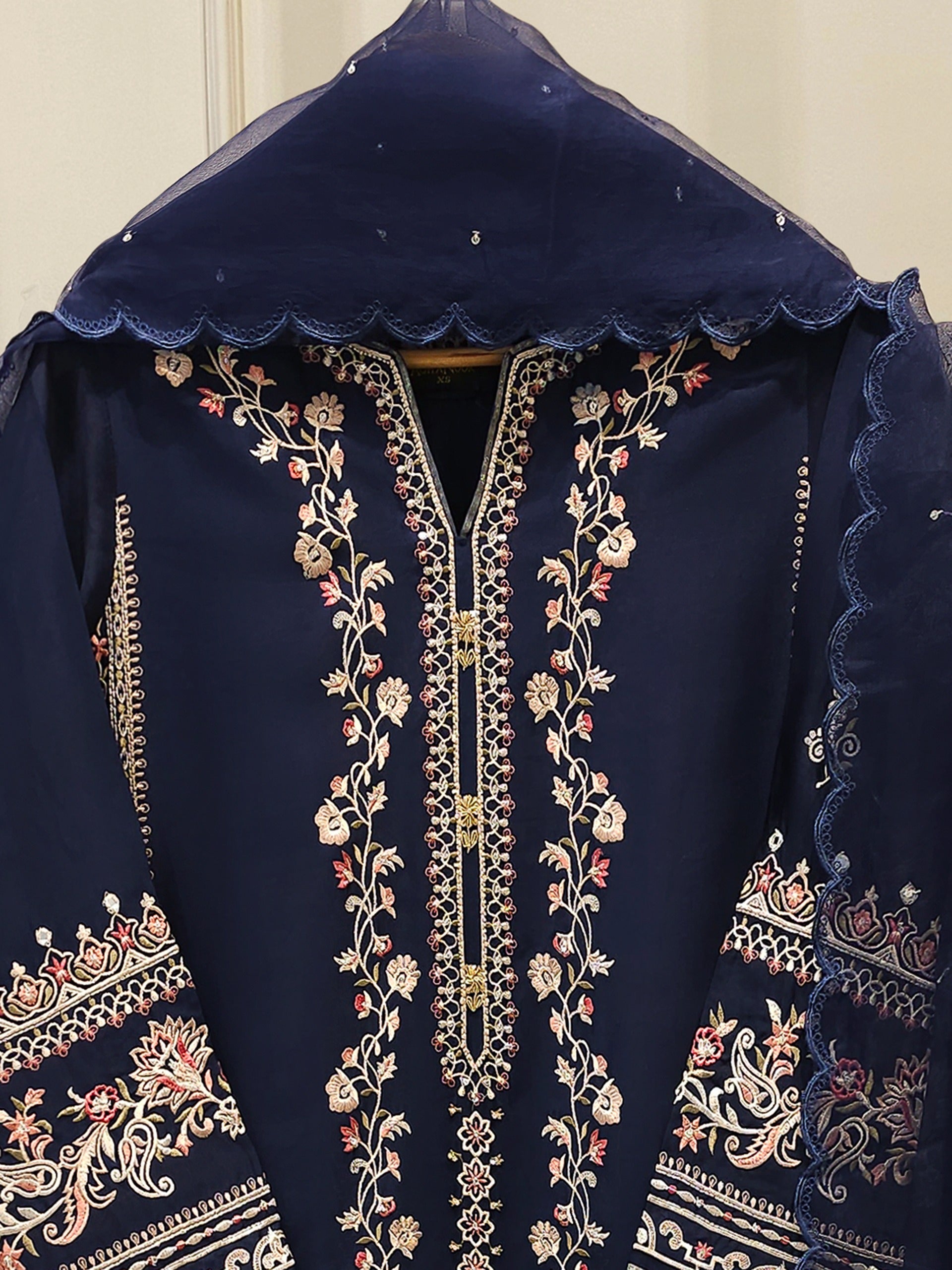 3 Piece-  Pure Embroidered Sheesha Silk Suit S113015 - Image 2