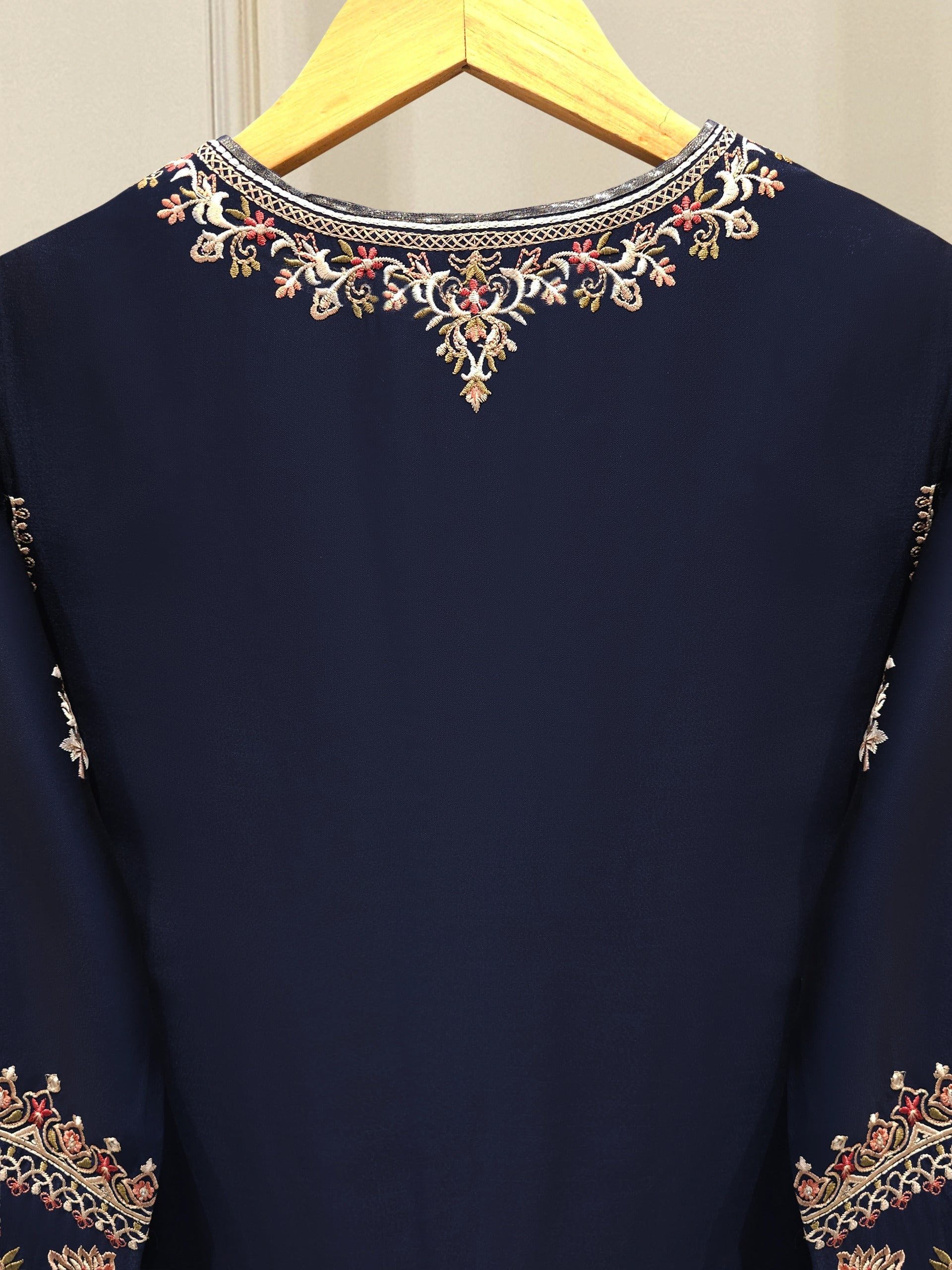 3 Piece-  Pure Embroidered Sheesha Silk Suit S113015 - Image 9