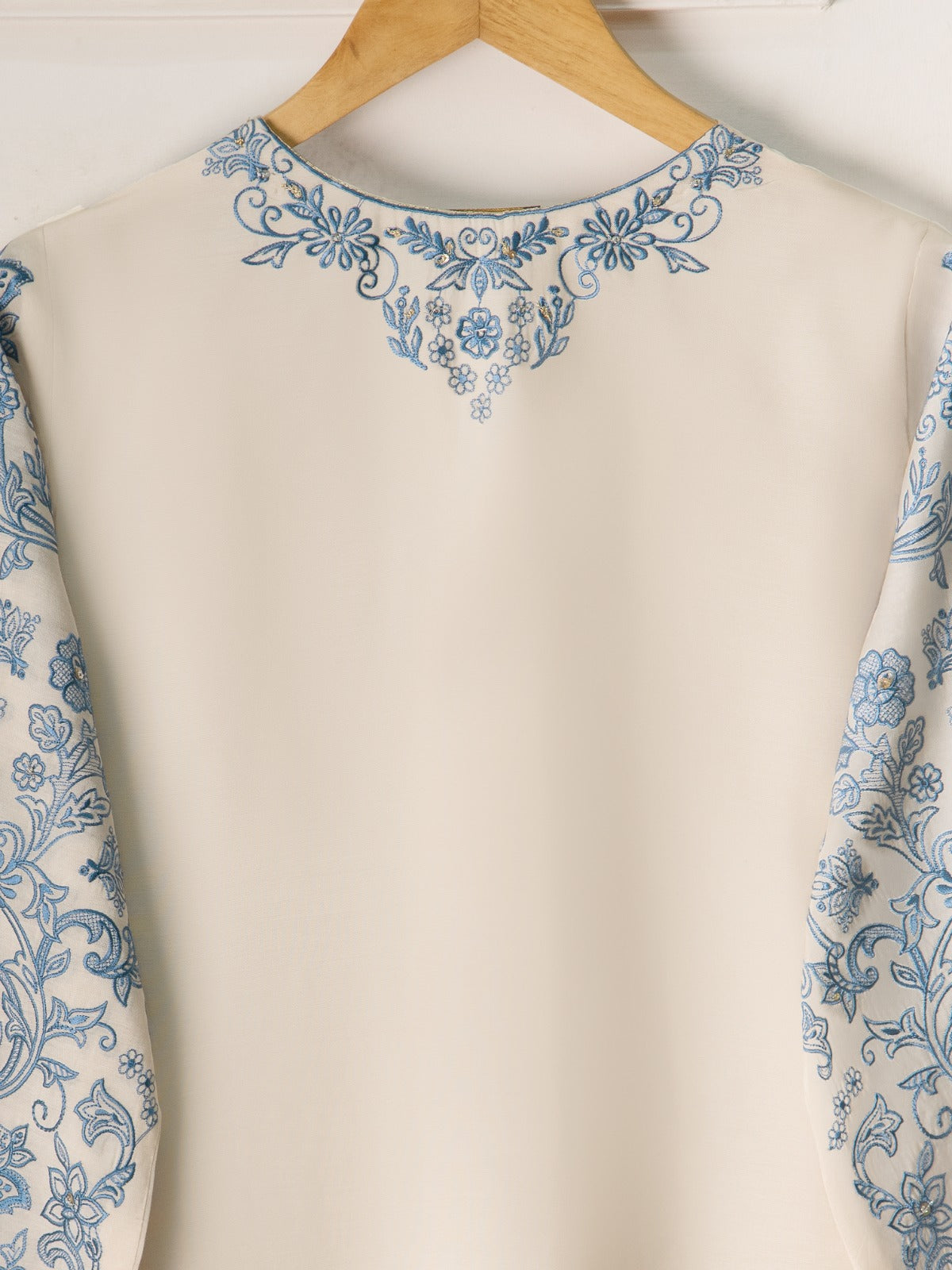 3 Piece- Pure Khaddi Silk Embroidered Suit S111049 - Image 6