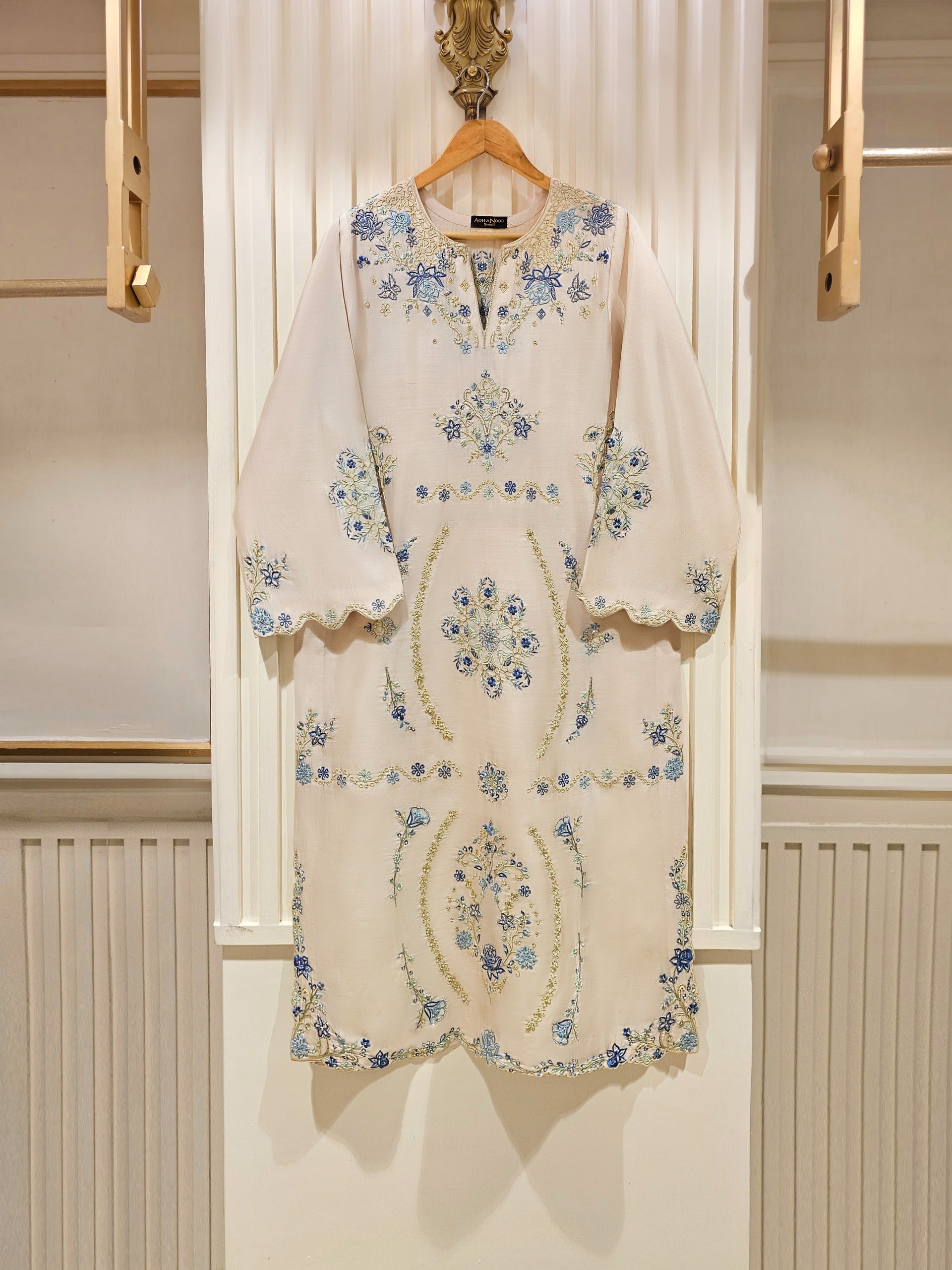 3 Piece- Pure Khaddi Silk Embroidered Suit S111475 - Image 2