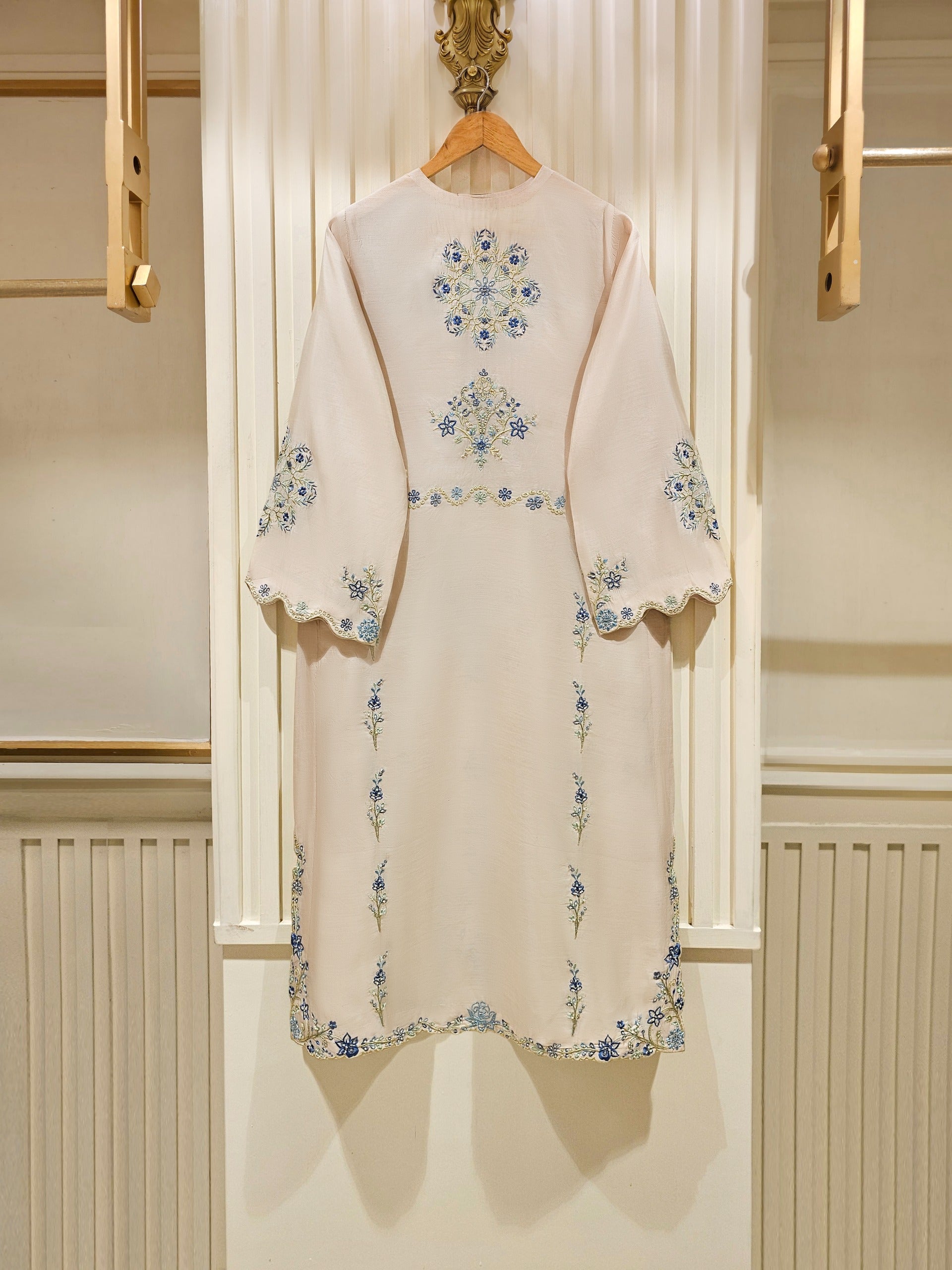 3 Piece- Pure Khaddi Silk Embroidered Suit S111475 - Image 5