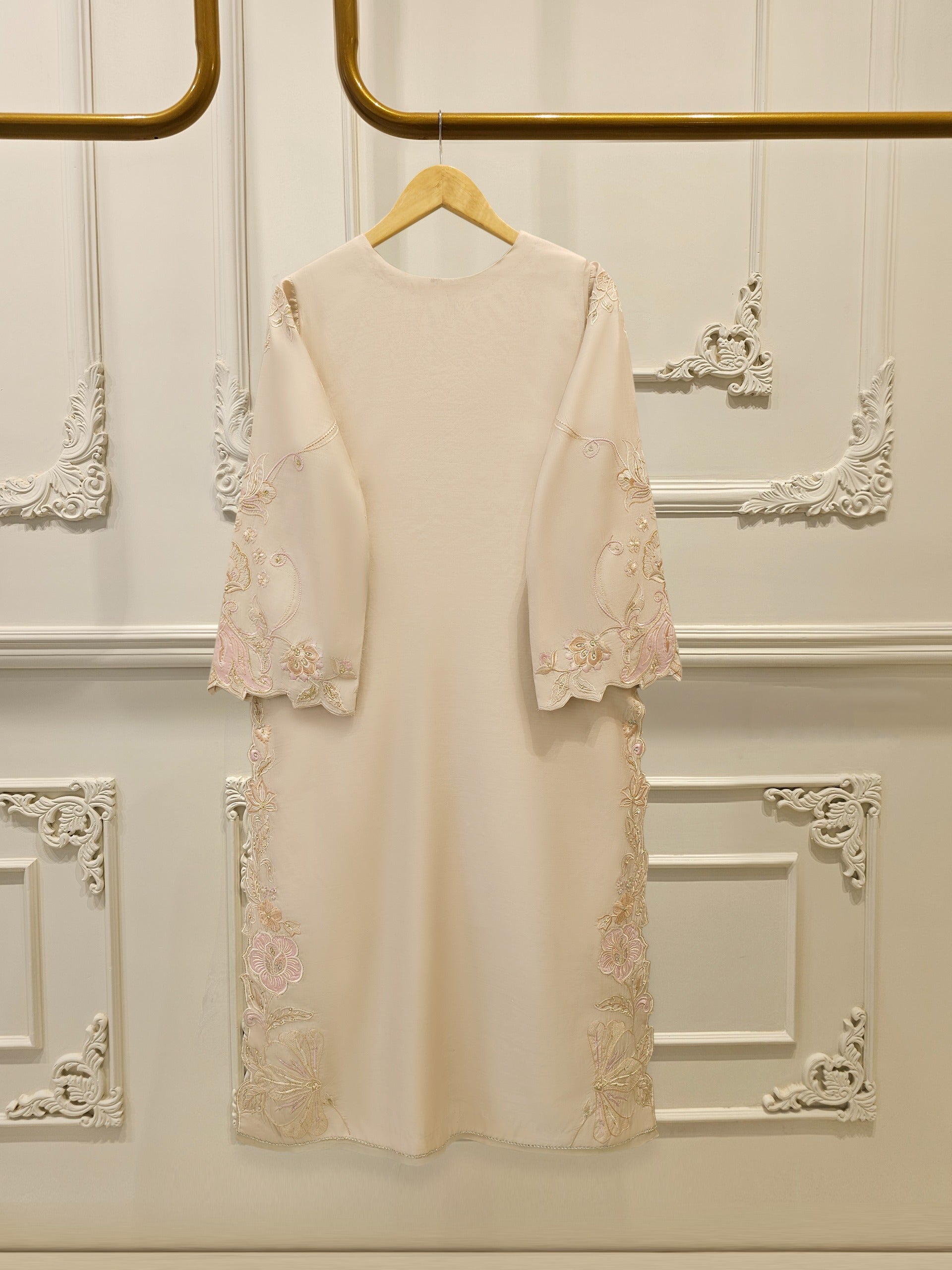 3 Piece- Pure Khaddi Silk Embroidered Suit S112385 - Image 5