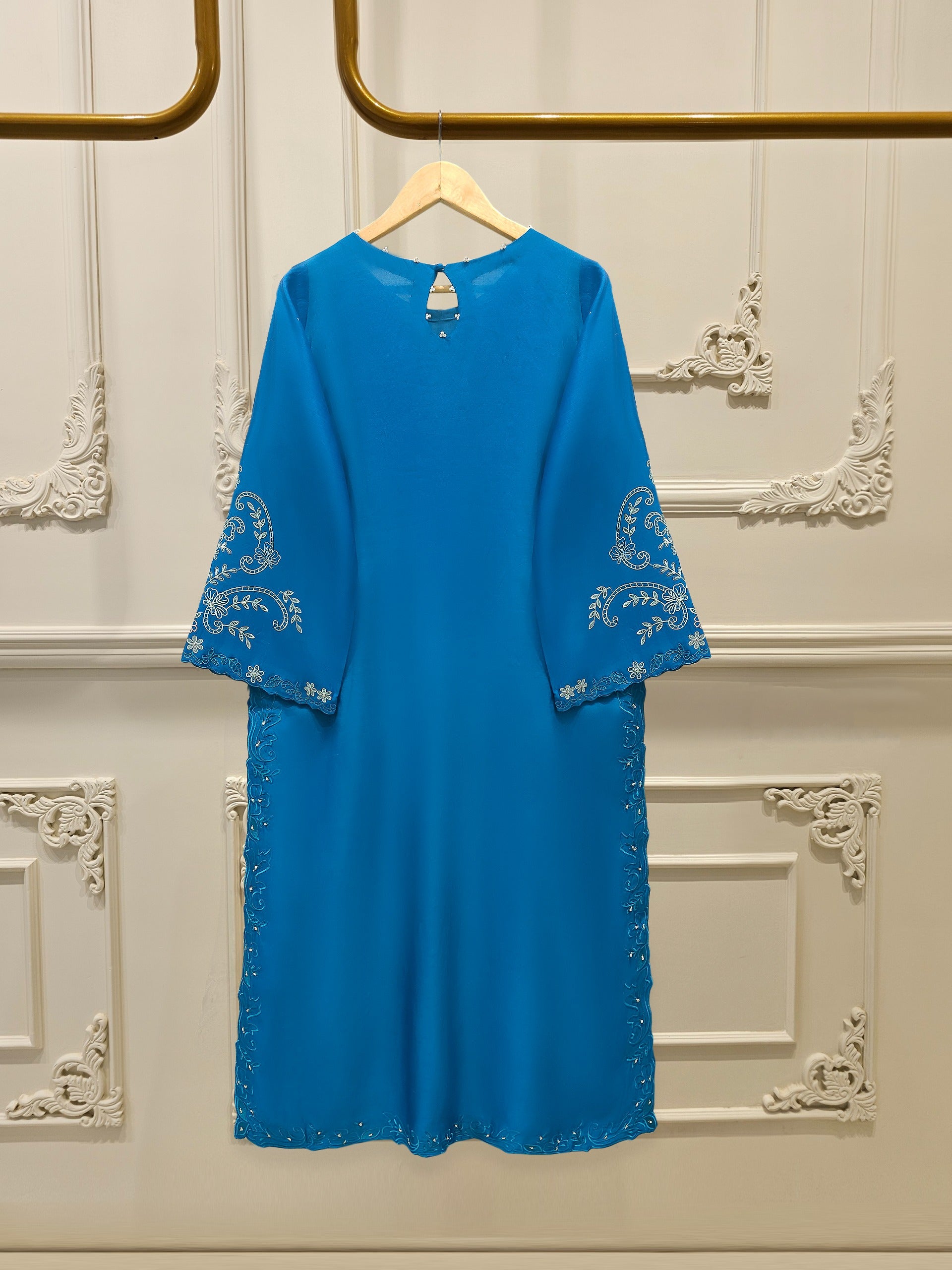 3 Piece- Pure Khaddi Silk Embroidered Suit S112404 - Image 4