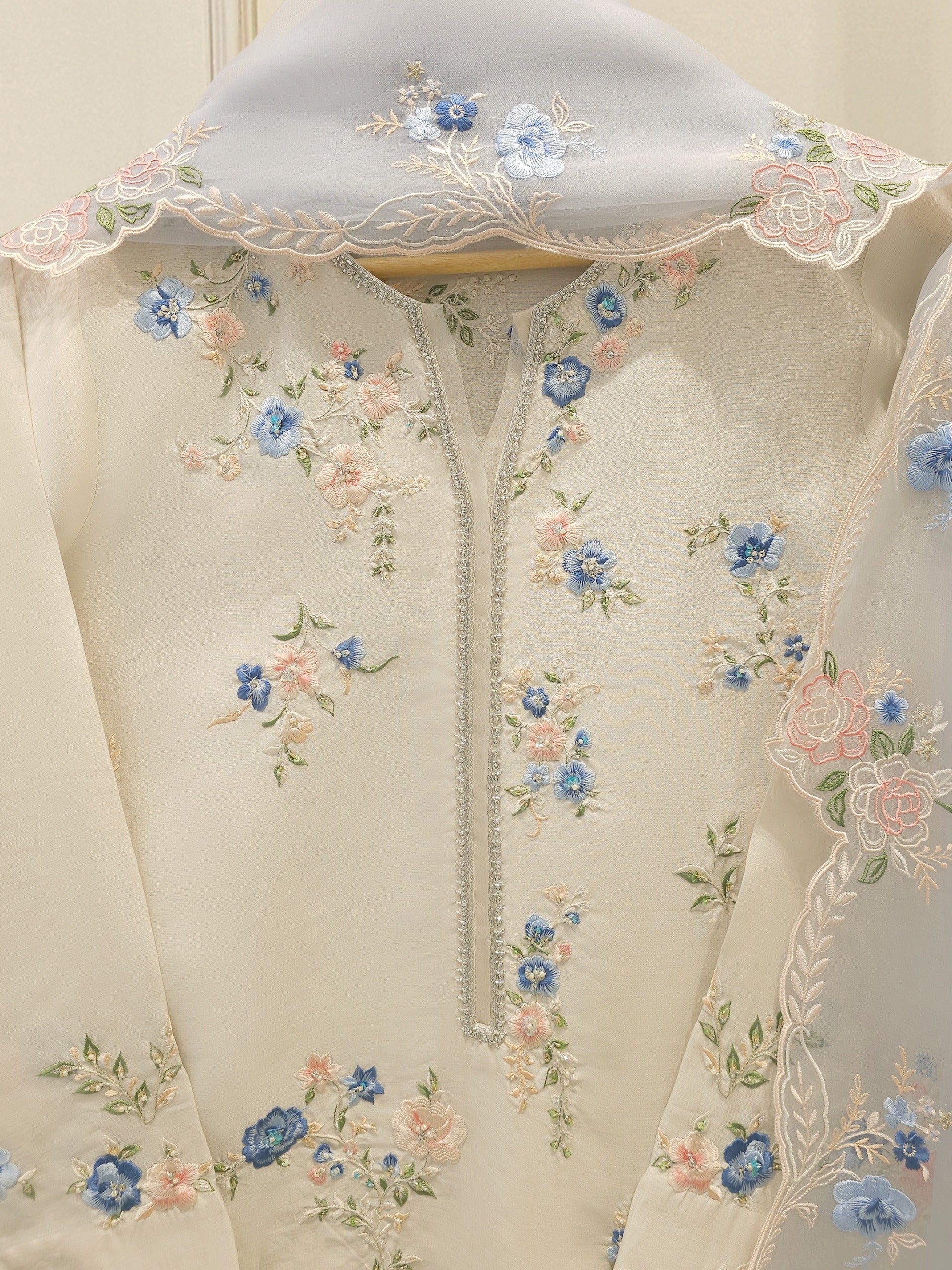3 Piece- Pure Khaddi Silk Embroidered Suit S112438 - Image 2
