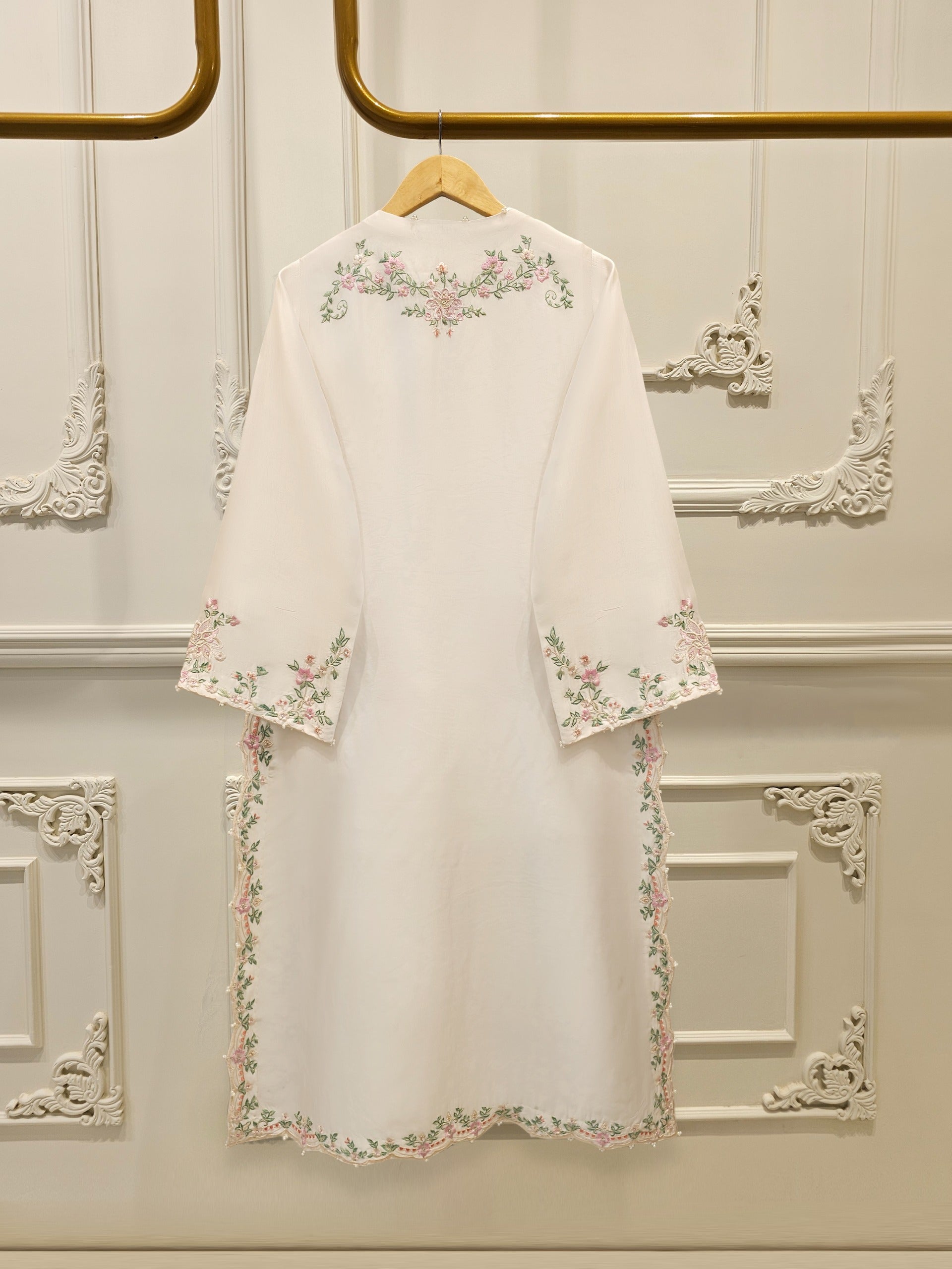 3 Piece- Pure Sheesha Silk Embroidered Suit S113042 - Image 5
