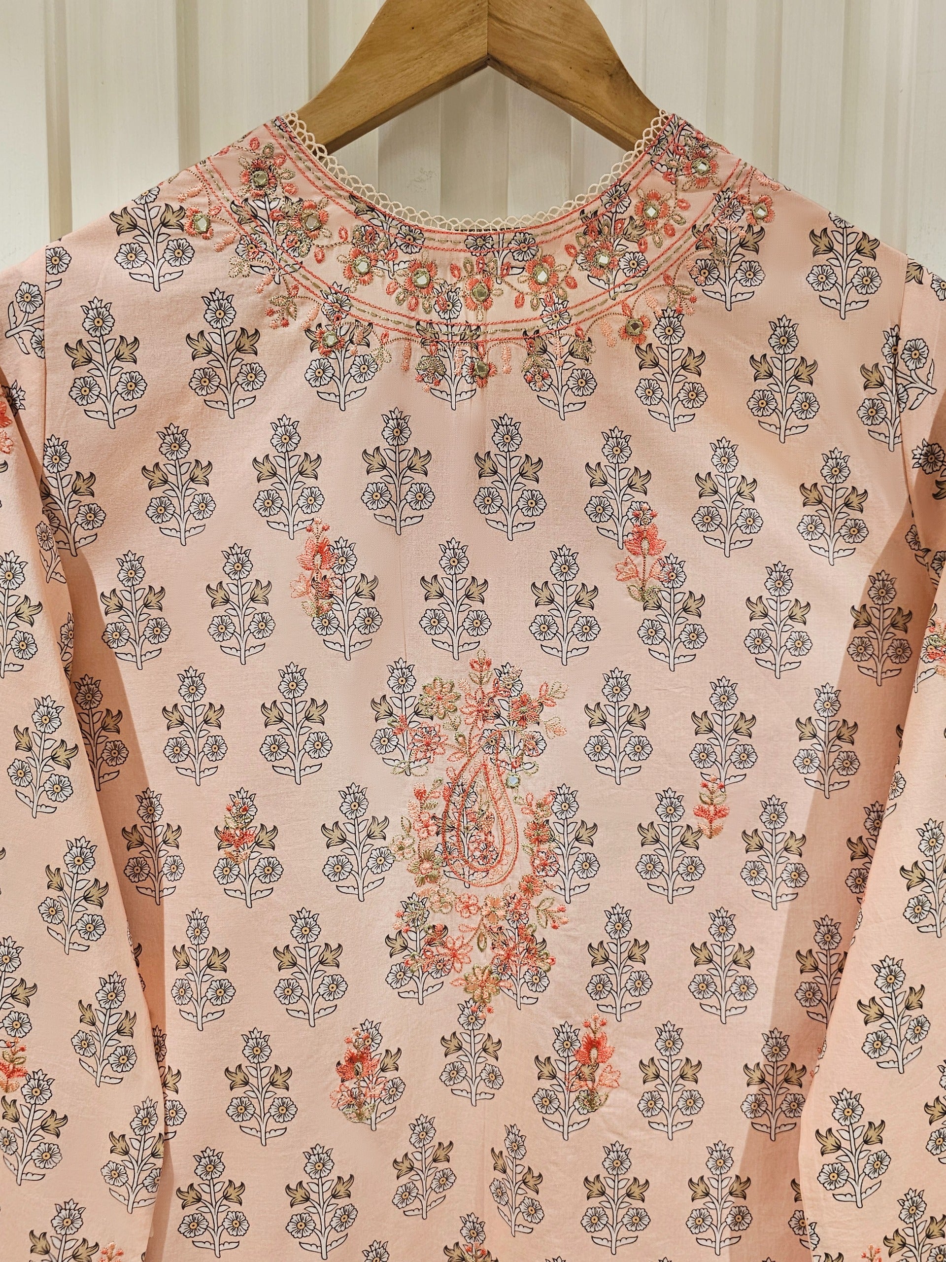 Digital Printed Lawn Suit S111465 - Image 5